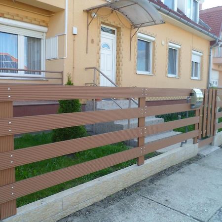 Hajdúszoboszló Palma Apartman מראה חיצוני תמונה